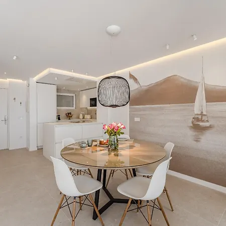 Blue Haven - Ocean View Penthouse With Private Jacuzzi And Community Pool