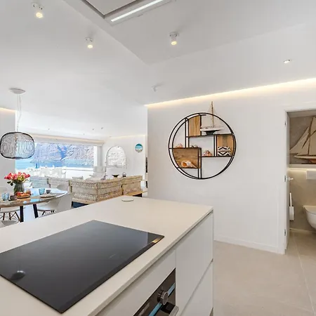 Blue Haven - Oceanfront Penthouse - Privacy - Private Jacuzzi - Community Pool - Ac *